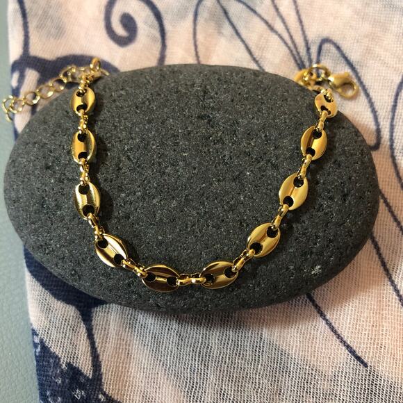 Boutique Oval Chain Linked Bracelet Gold Modern MCM Fun Delicate Gift for Her - Picture 4 of 5